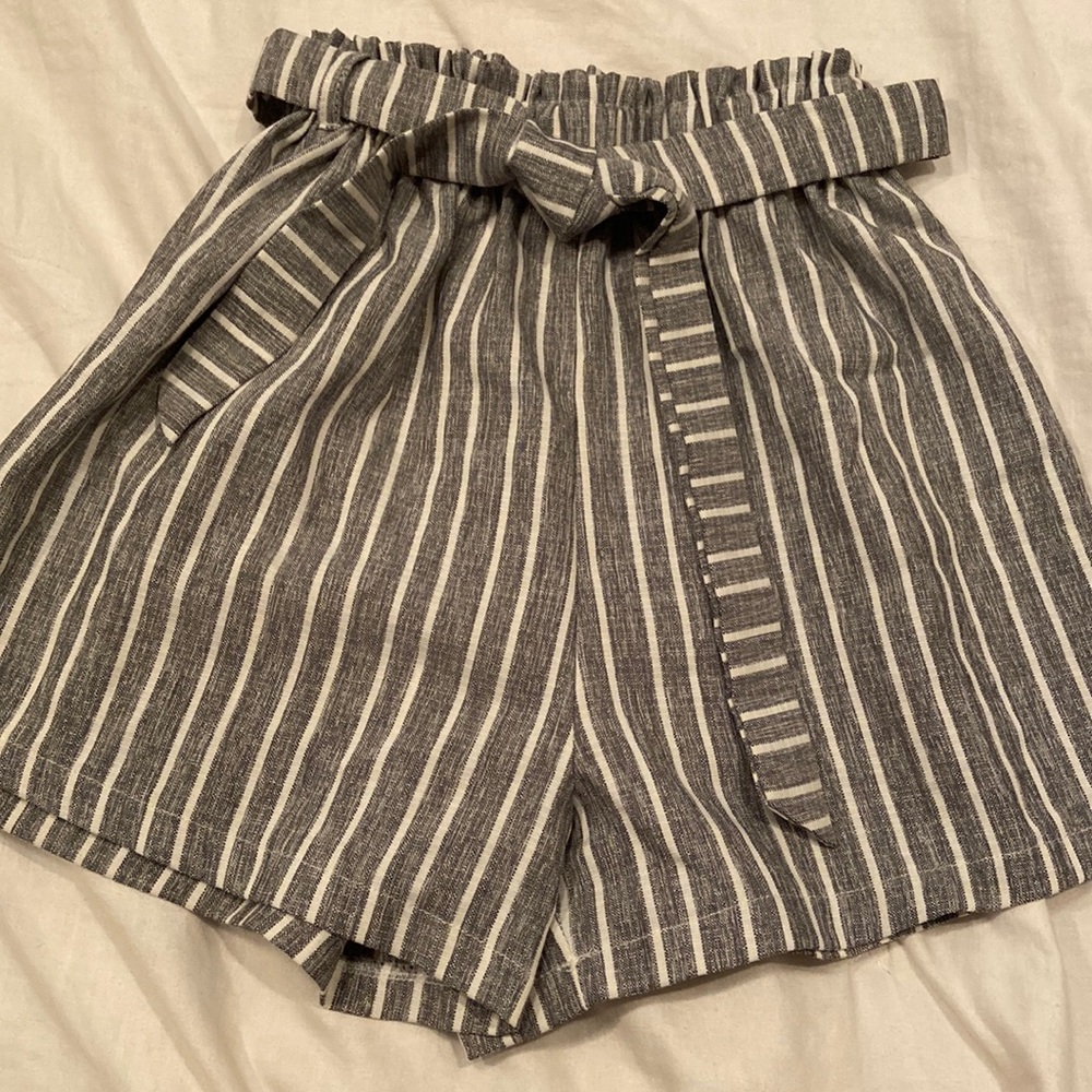 Canvas striped shorts